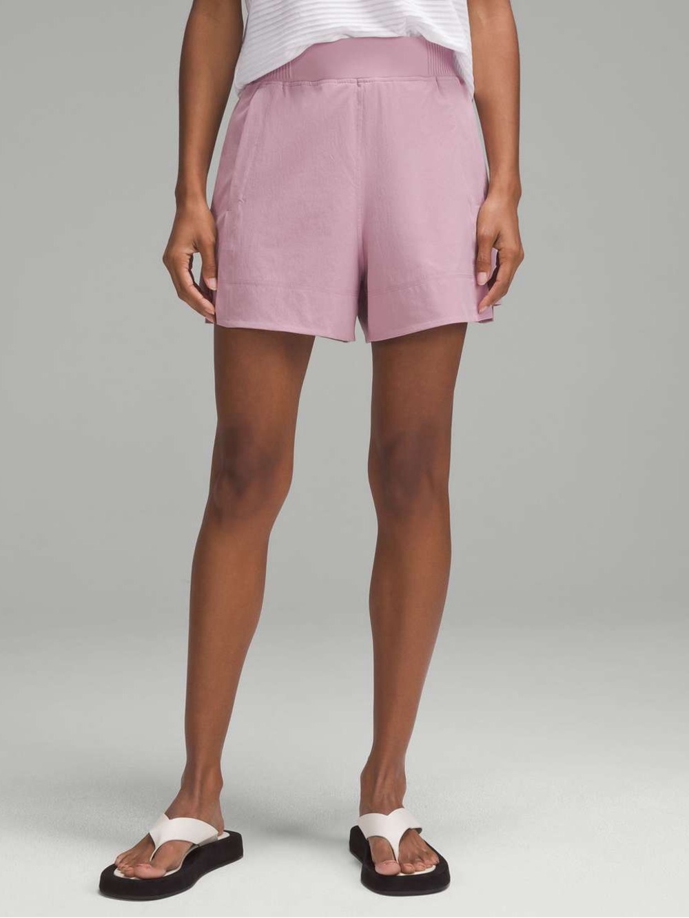 Lululemon Stretch Woven Relaxed-Fit High-Rise Short Rose Blush Pink L